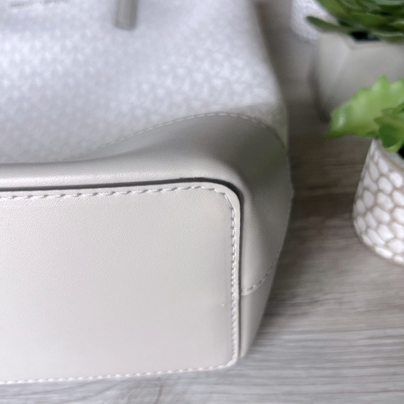 MICHAEL KORS kelli large two-tone logo tote bag NWT - Picture 9 of 16